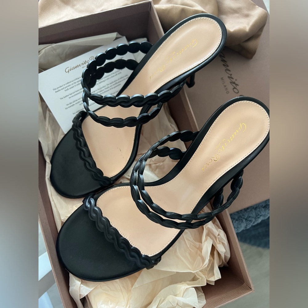 Gianvito Rossi Kay Napa Black Scalloped Mid-Heel Sandals, Size 37 BRAND NEW